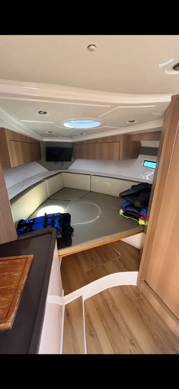 Lancha 1/5 Royal Mariner 30 pés 2018 - Foto 3