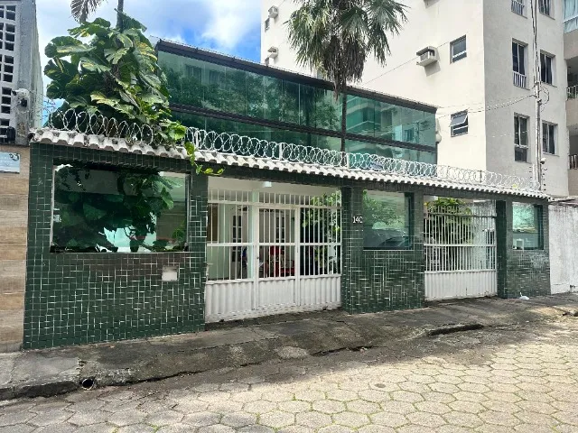 Casa 5 Quartos localizada em Jardim camburi. Troco por cobertura frente para o mar