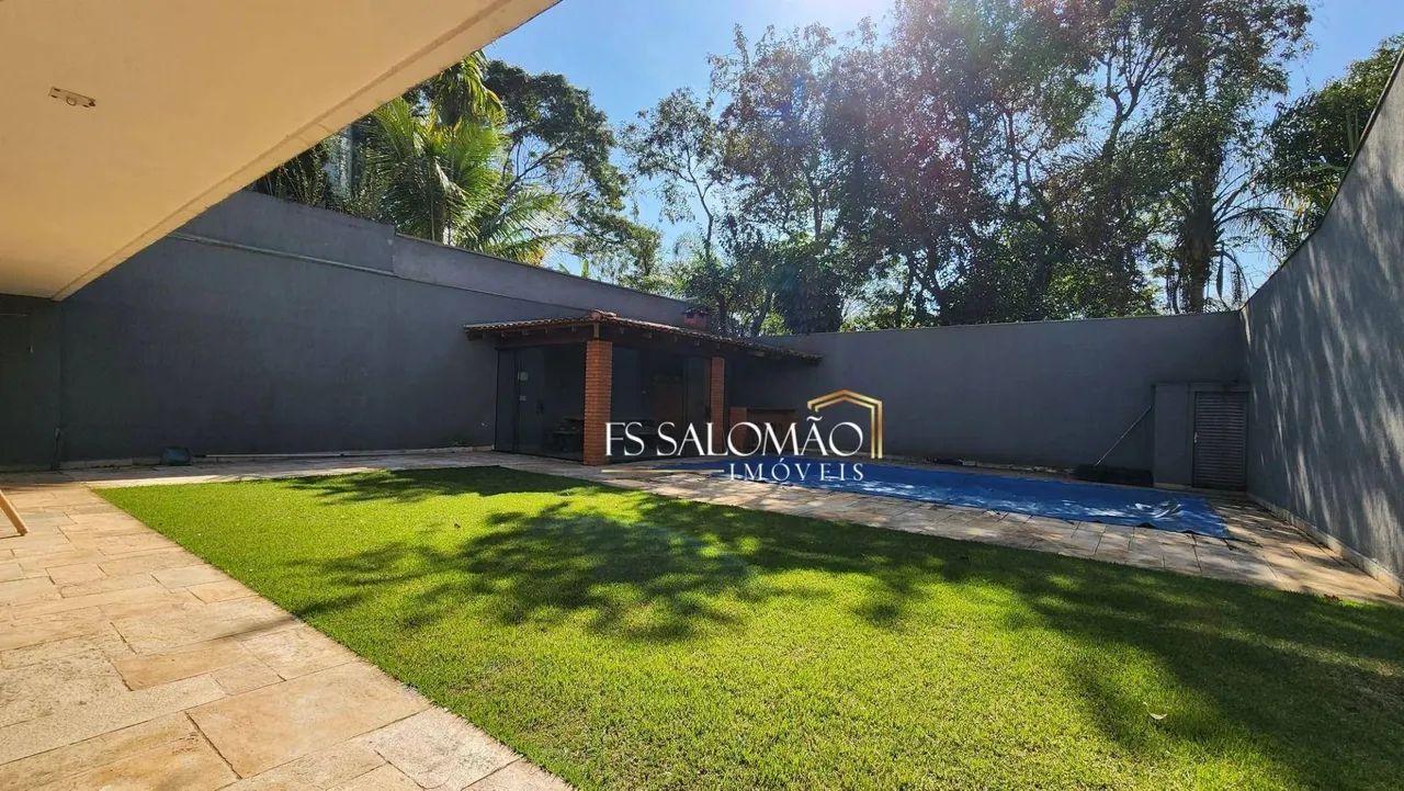Linda casa com Jardim e piscina! - Foto 4