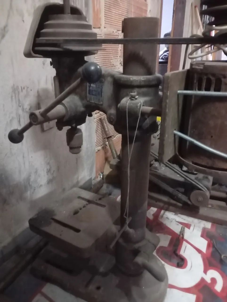 Furadeira de bancada 