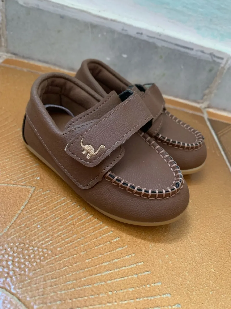 Desapego de sapatos infantis , menino e menina