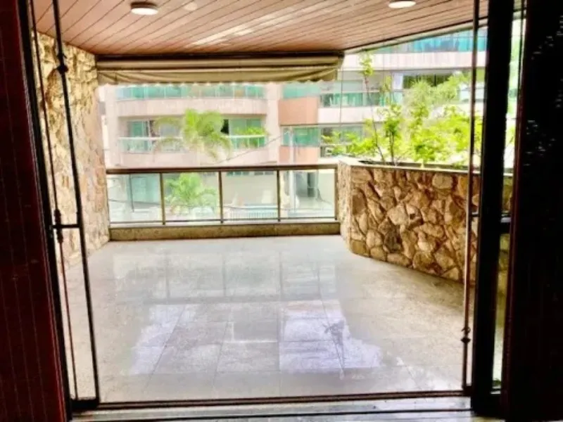 Apartamento para locação na Barra da Tijuca, Rio de Janeiro-RJ: 4 quartos, 1 suíte, 1 sala