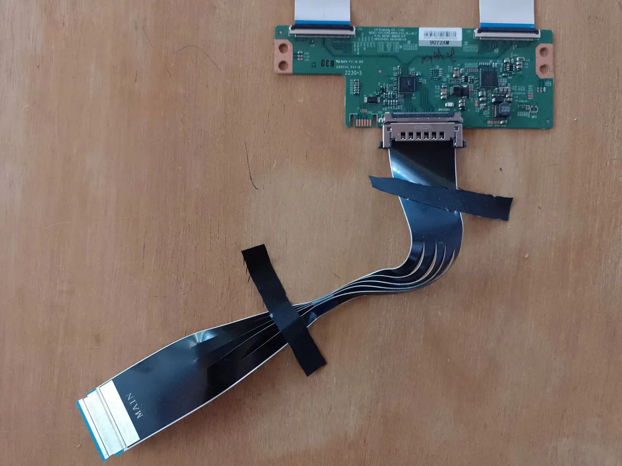 Placa de T-con com cabo Flat AIWA AWS-TV-BL02-A - Foto 4