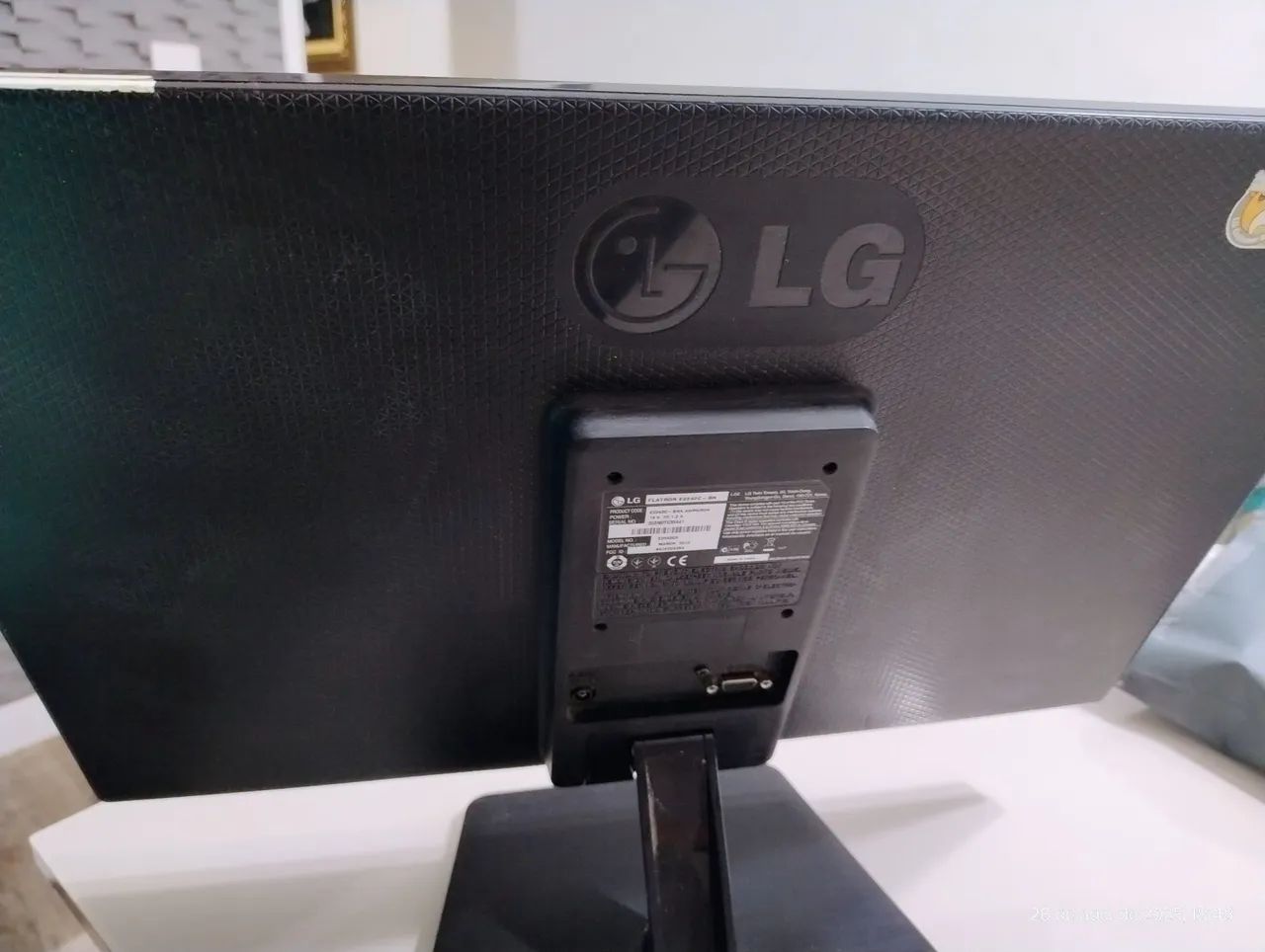 Monitor LG Flatron E2242  - Foto 2