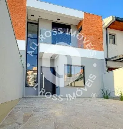 Sobrado à Venda em Canoas - Igara