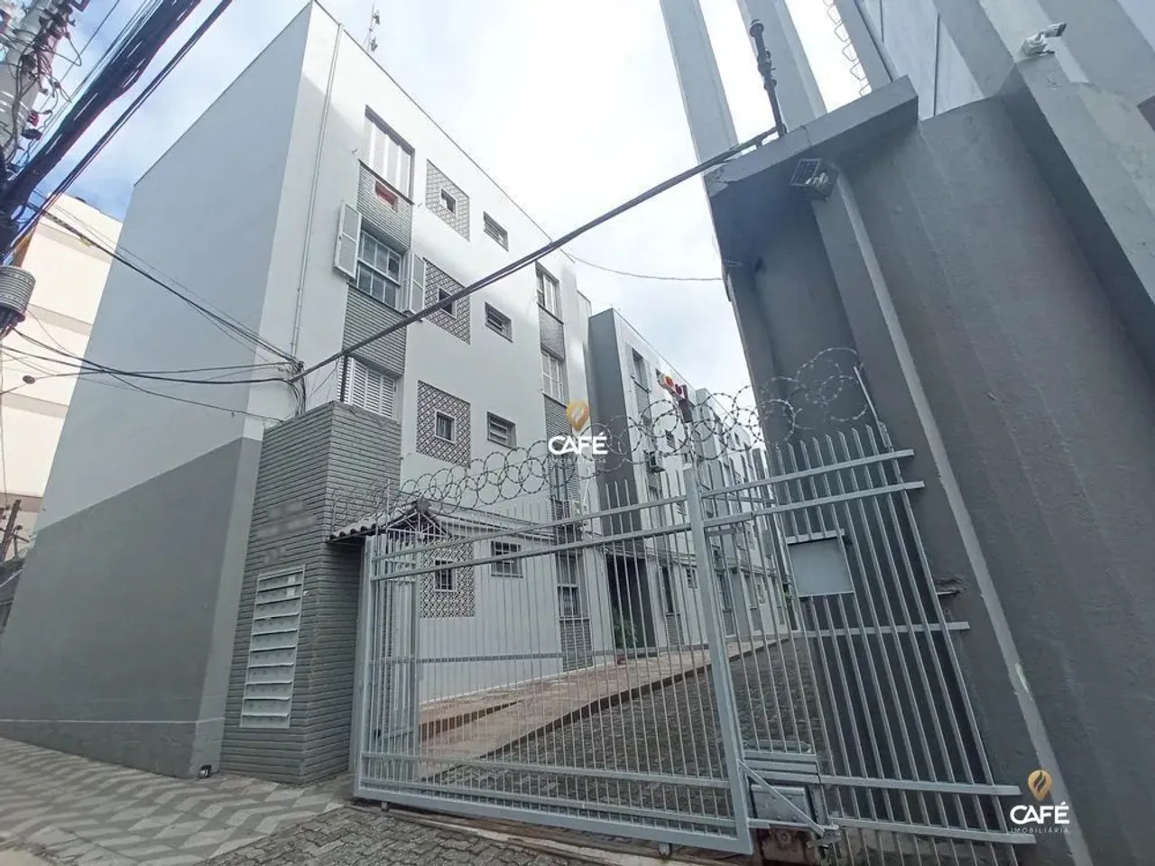 Apartamento Térreo De 2 Dormitórios, Sala de Estar, Banheiro Social, Lavabo, Coz