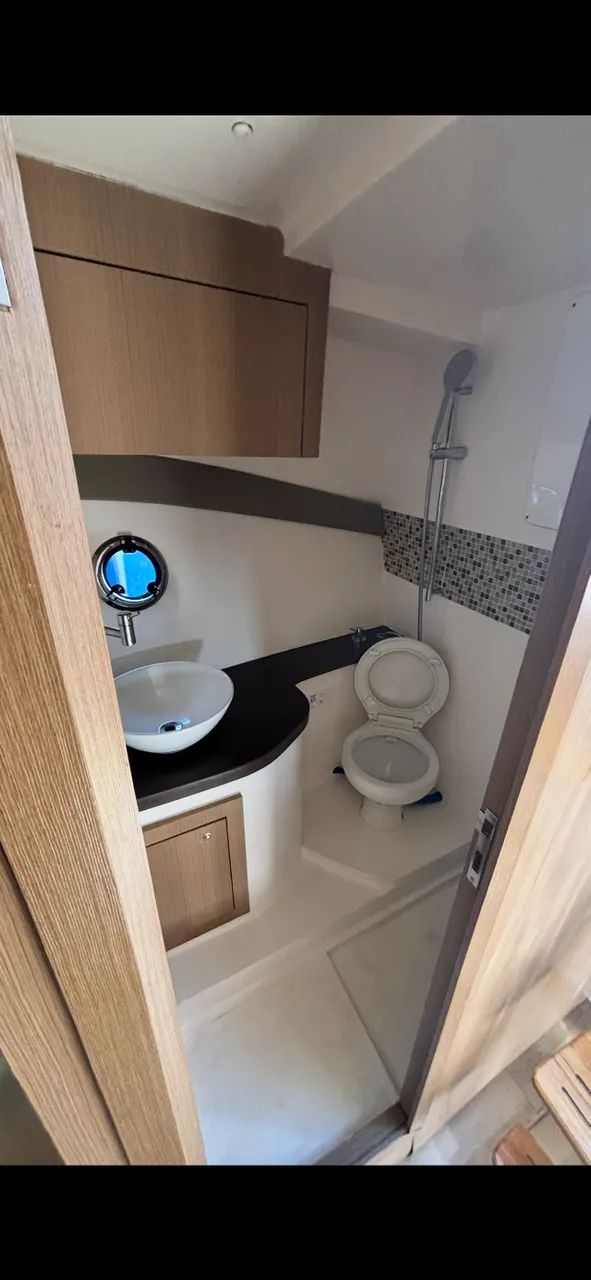 Lancha 1/5 Royal Mariner 30 pés 2018 - Foto 6