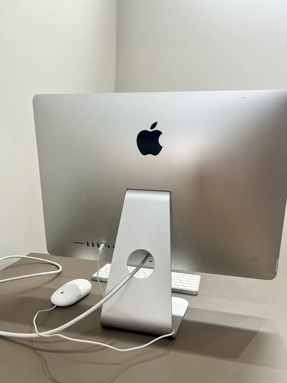 iMac 21.5 inch 2013| Processador 2.7 GHz| intel Core i5 - Foto 3