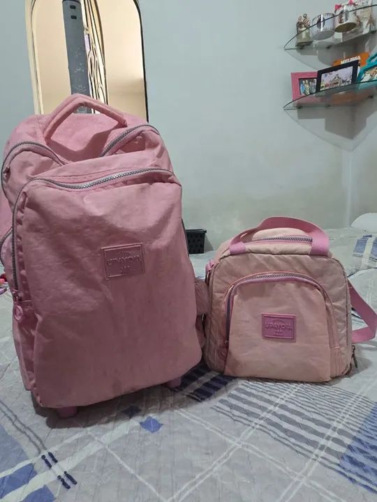 Conjunto de Mochila e lancheira