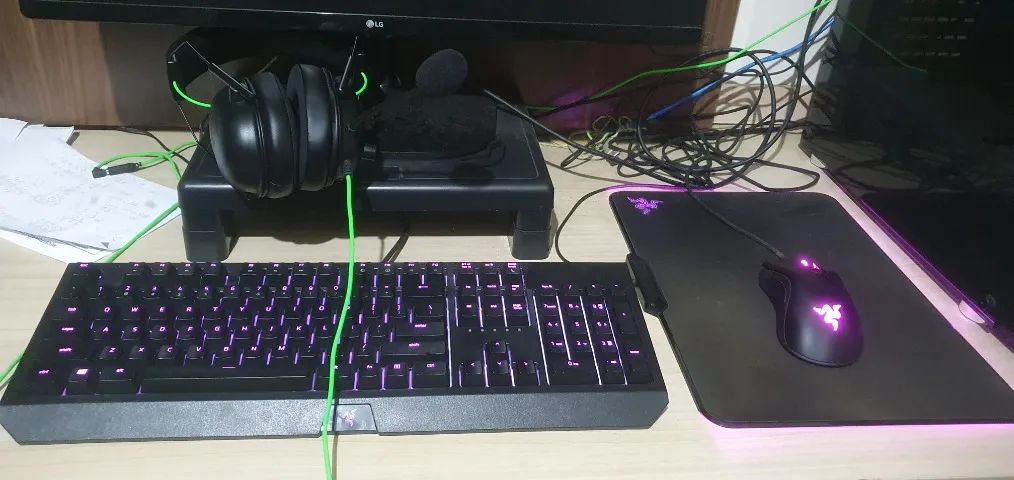 Kit gamer Razer (mouse, teclado, fone e mousepad)
