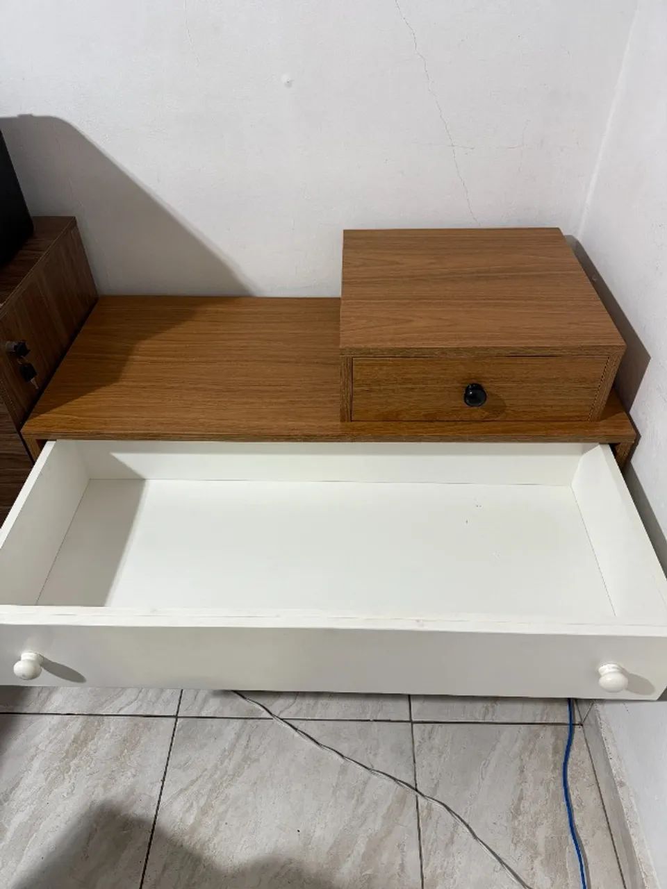Cômoda Retrô Branca e Preta - Aprimore Decor - Foto 3