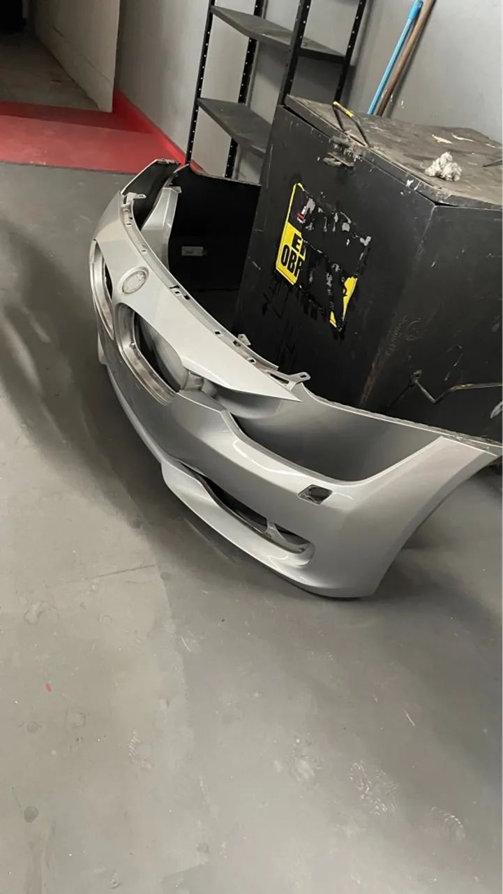 Parachoque dianteiro e traseiro BMW 320i