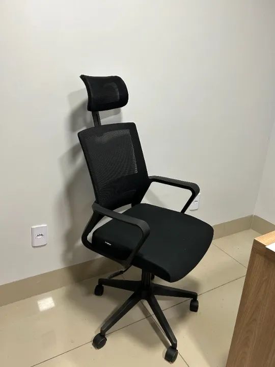 Cadeira de escritório Office Martinelli Preta - Produto Novo - Goiânia - Foto 3