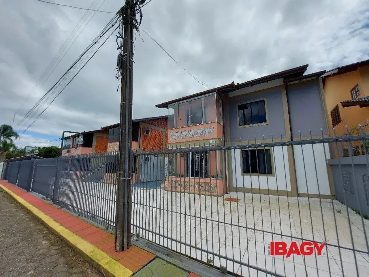 Excelente Apartamento 1 dormitório(s) em Cachoeira do Bom Jesus - Florianópolis