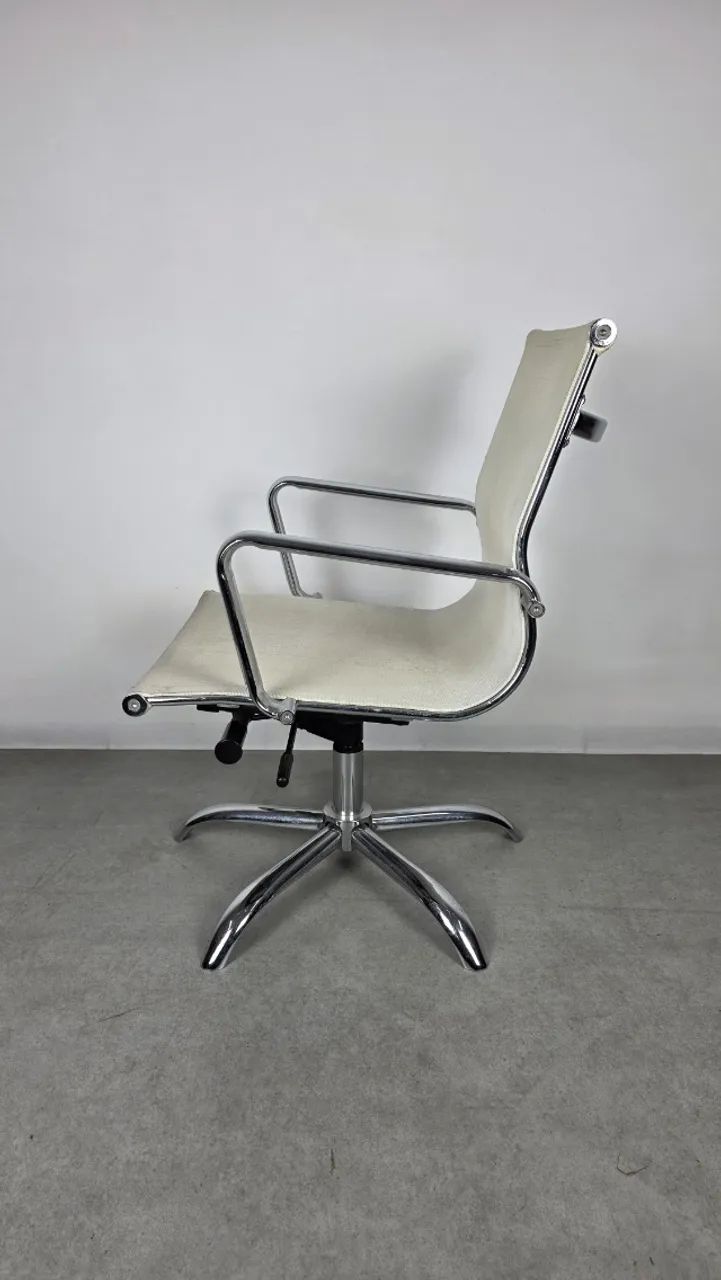 Cadeira de Escritório, aço cromado e reclinavel. Amortecedor não funciona - Foto 3