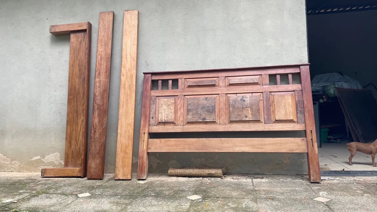 Cama de Madeira com colchão