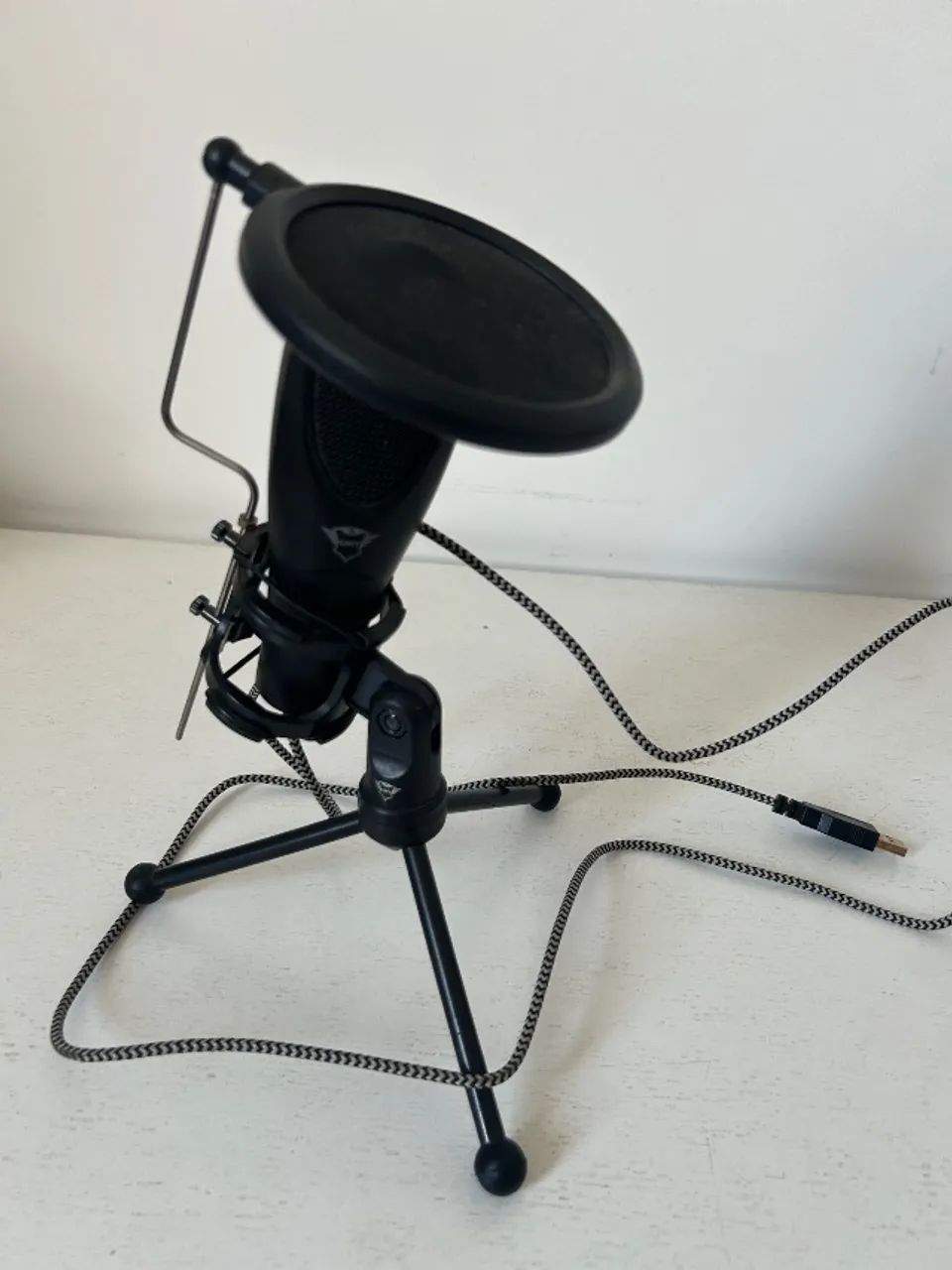 Microfone Streaming GXT 232 Mantis USB com tripé - Trust - Foto 4