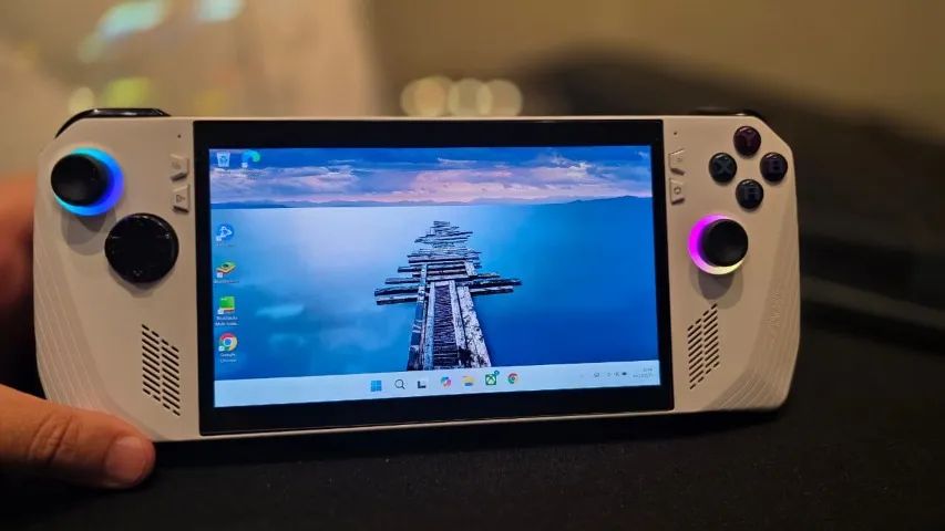 Asus Rog Ally Ryzen Z1 Extreme - 2TB M.2 2230 - Consoles de Vídeo