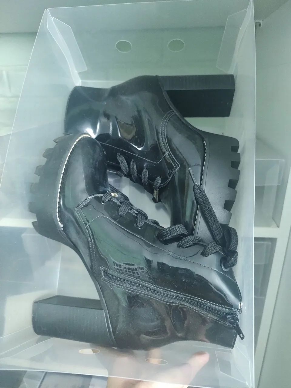 Bota Coturno Preta Verniz Vizzano 