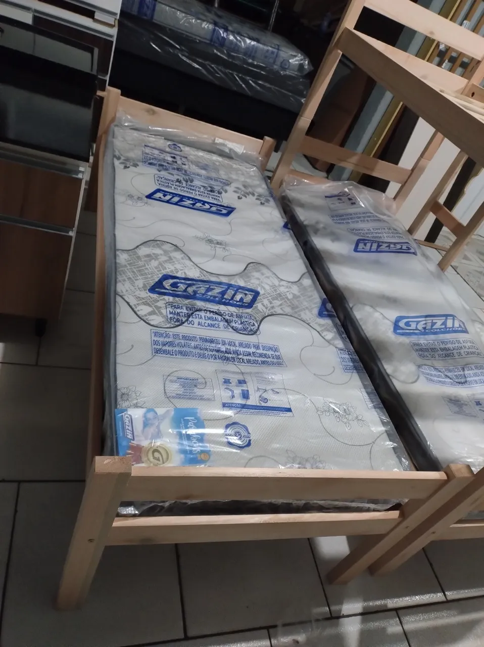 Cama de Solteiro com Colchão de solteiro Gazin Novos