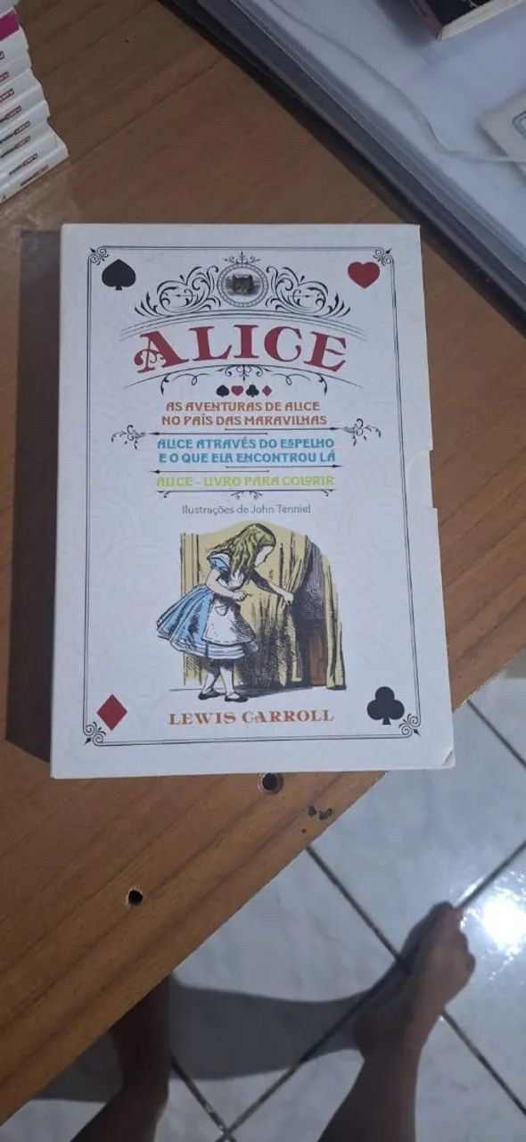 Coleção Alice no país das maravilhas, box com 3 livros
