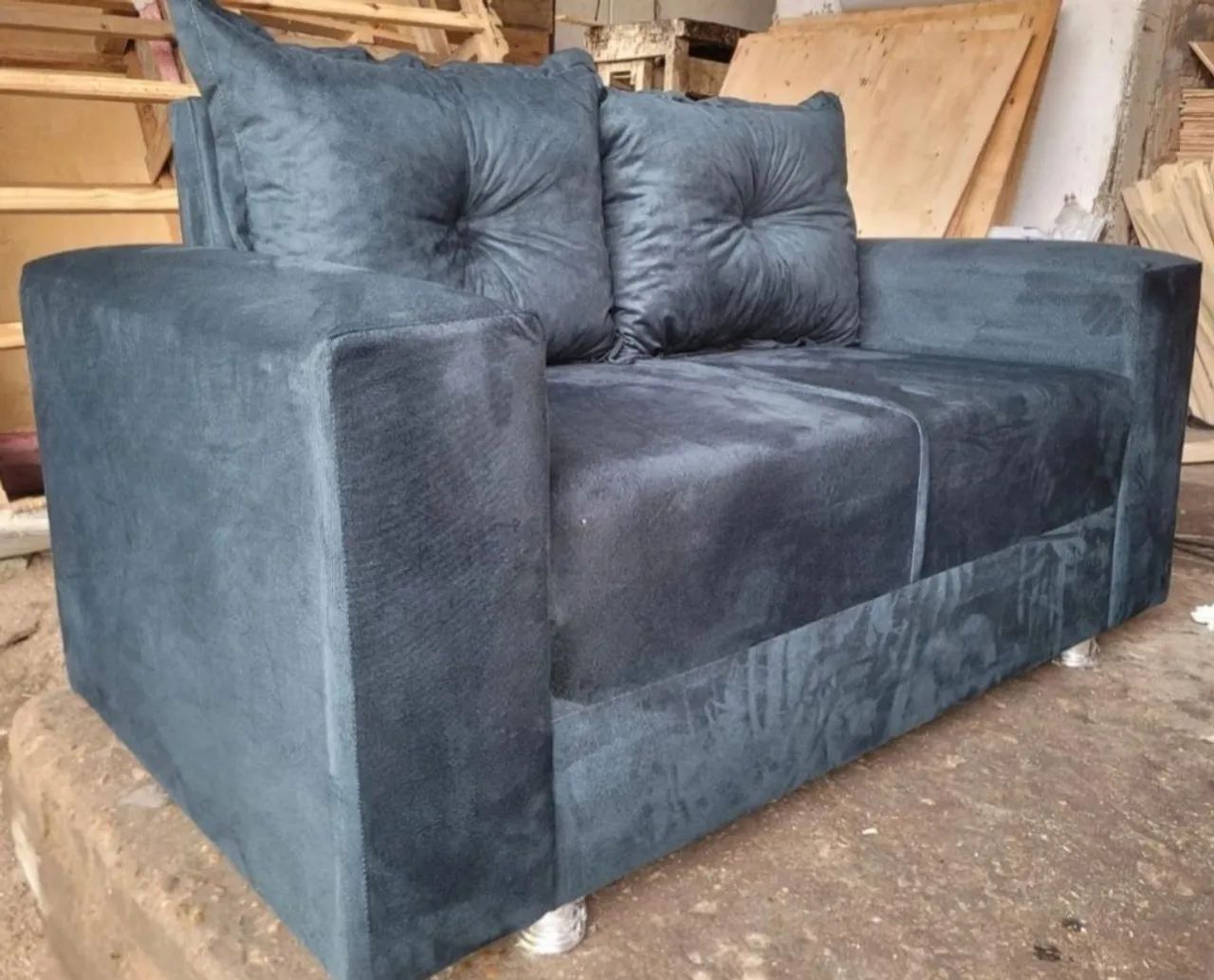 Sofá 2 lugares com almofadas e puff - Foto 2