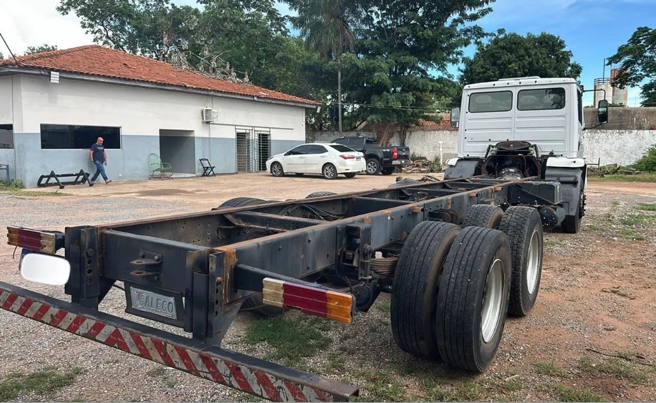 Caminhão Mercedes-Benz 1718 -6x2 TRUCK mecanismo operacional no documento   - Foto 11