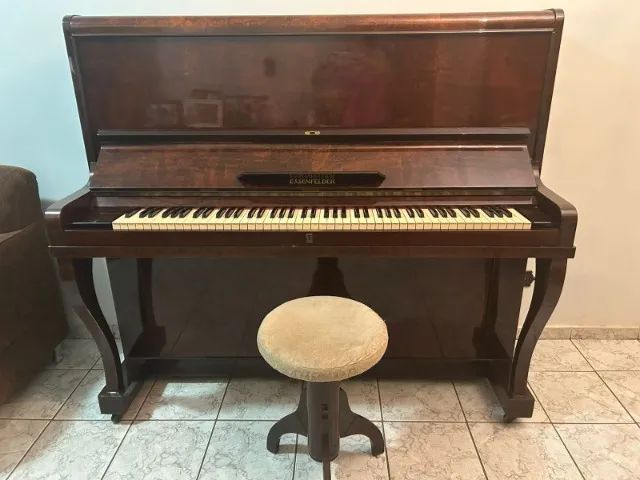 PIANO VERTICAL ESSENFELDER USADO