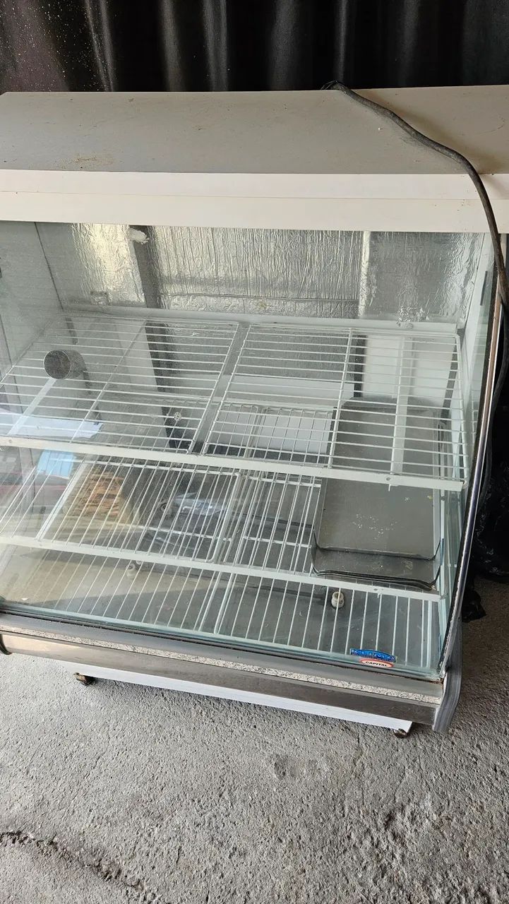 Balcão estufa quente.