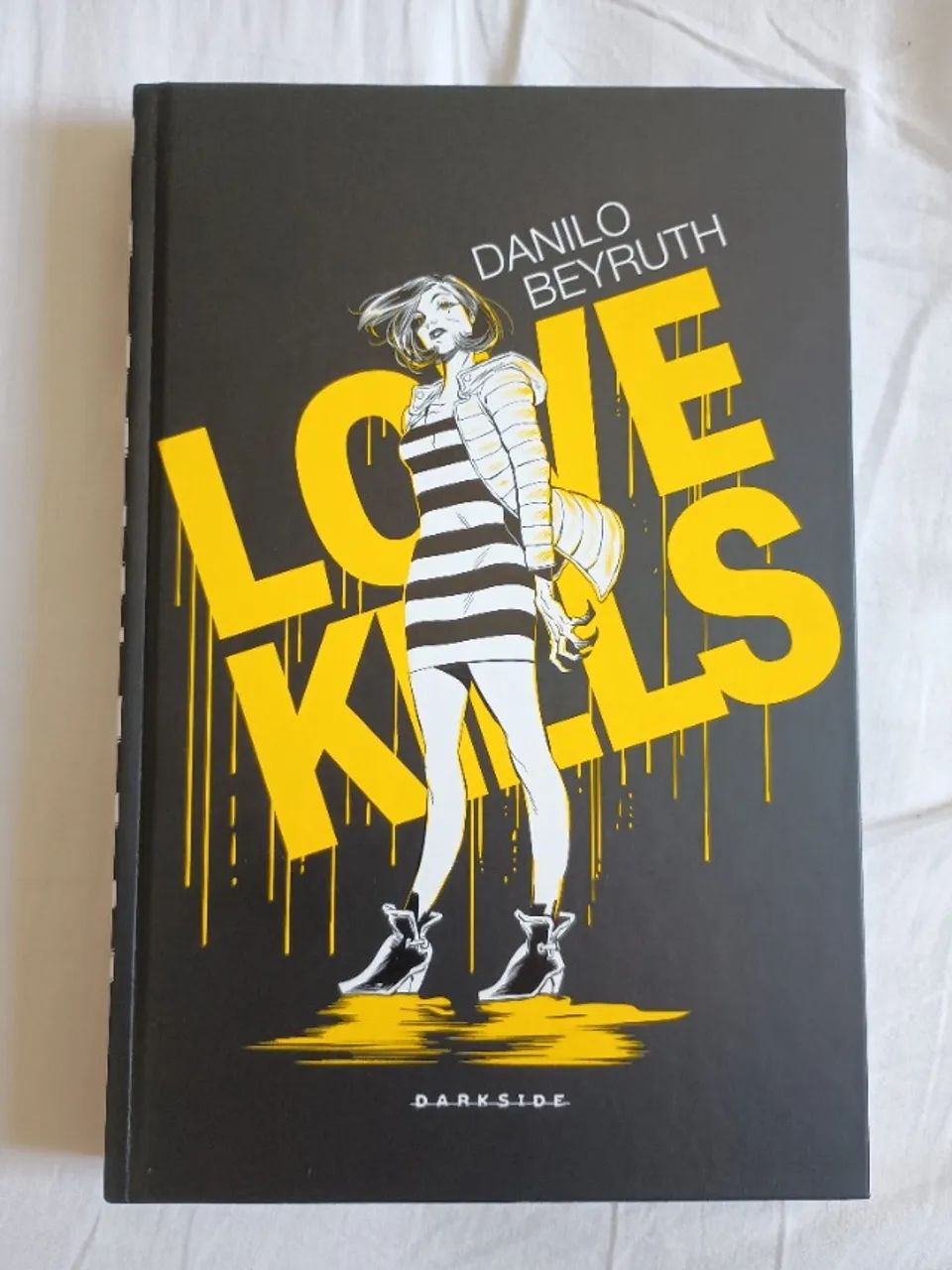 Love Kills Darkside Danilo Beyruth Capa Dura
