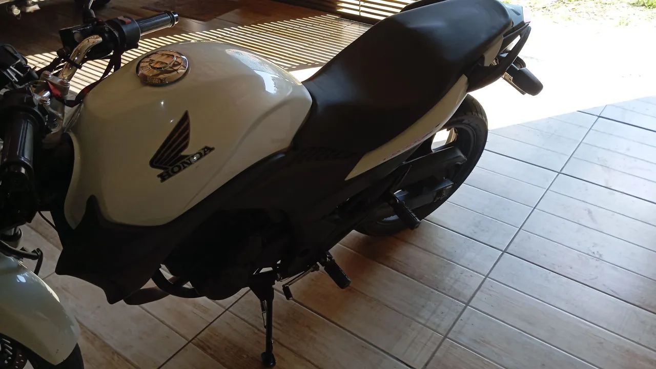 CB 300 2011 - Foto 3