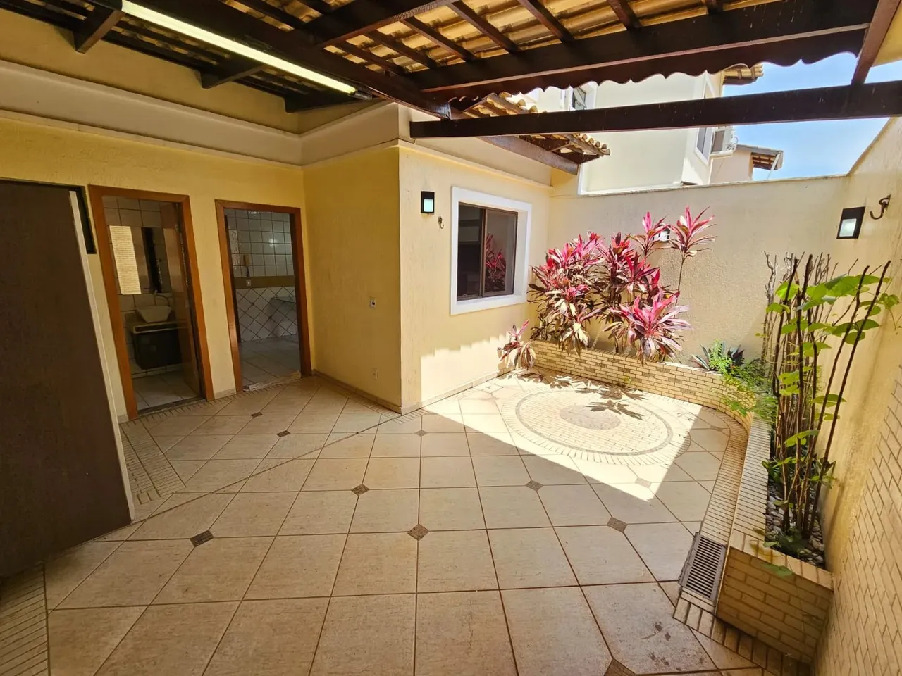 Oportunidade: sobrado a venda no condomínio Villas do Atlântico no Jardim Planalto