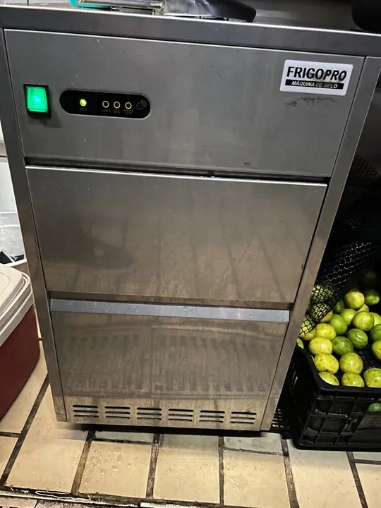 Máquina de gelo industrial frigopro 50kg - Foto 2