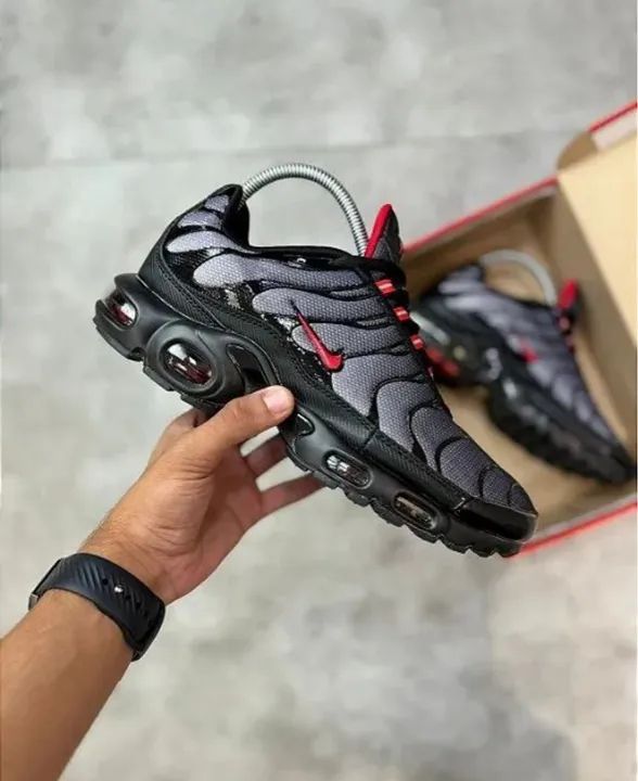 Tenis nike TN plus 
