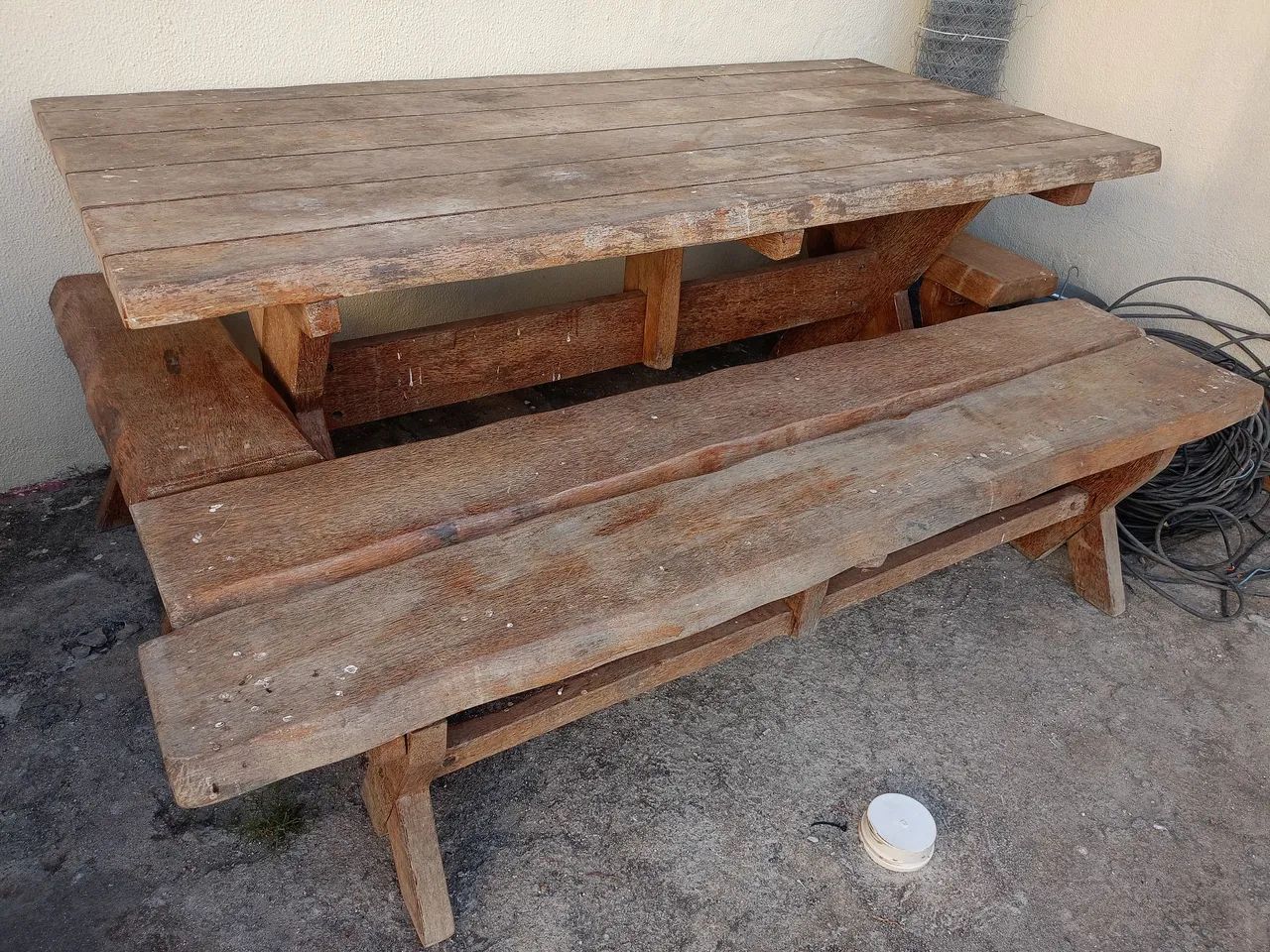Mesa em Madeira Maciça + 4 Bancos - Foto 2