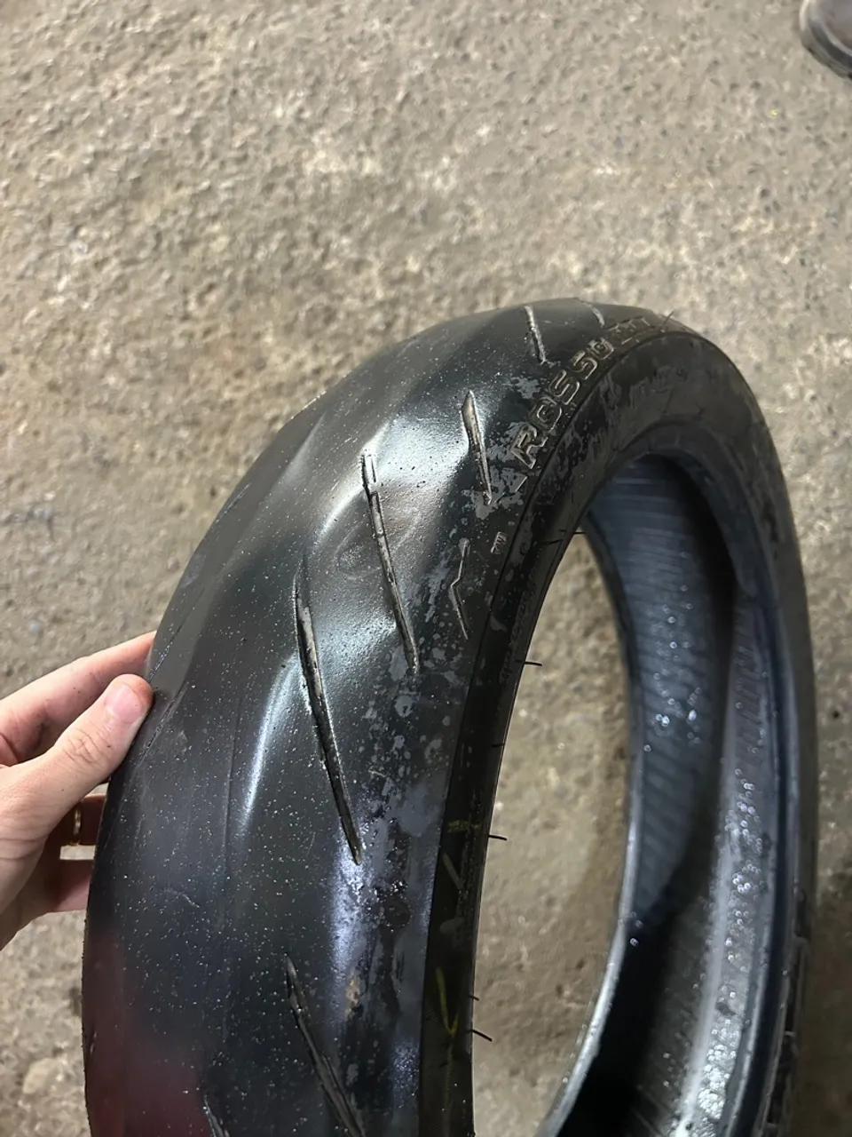 Pneu de Moto Pirelli Diablo Rosso 3 usado