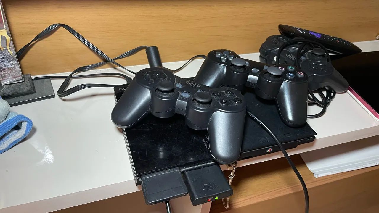 Ps2 com 3 controles, completo  - Foto 4