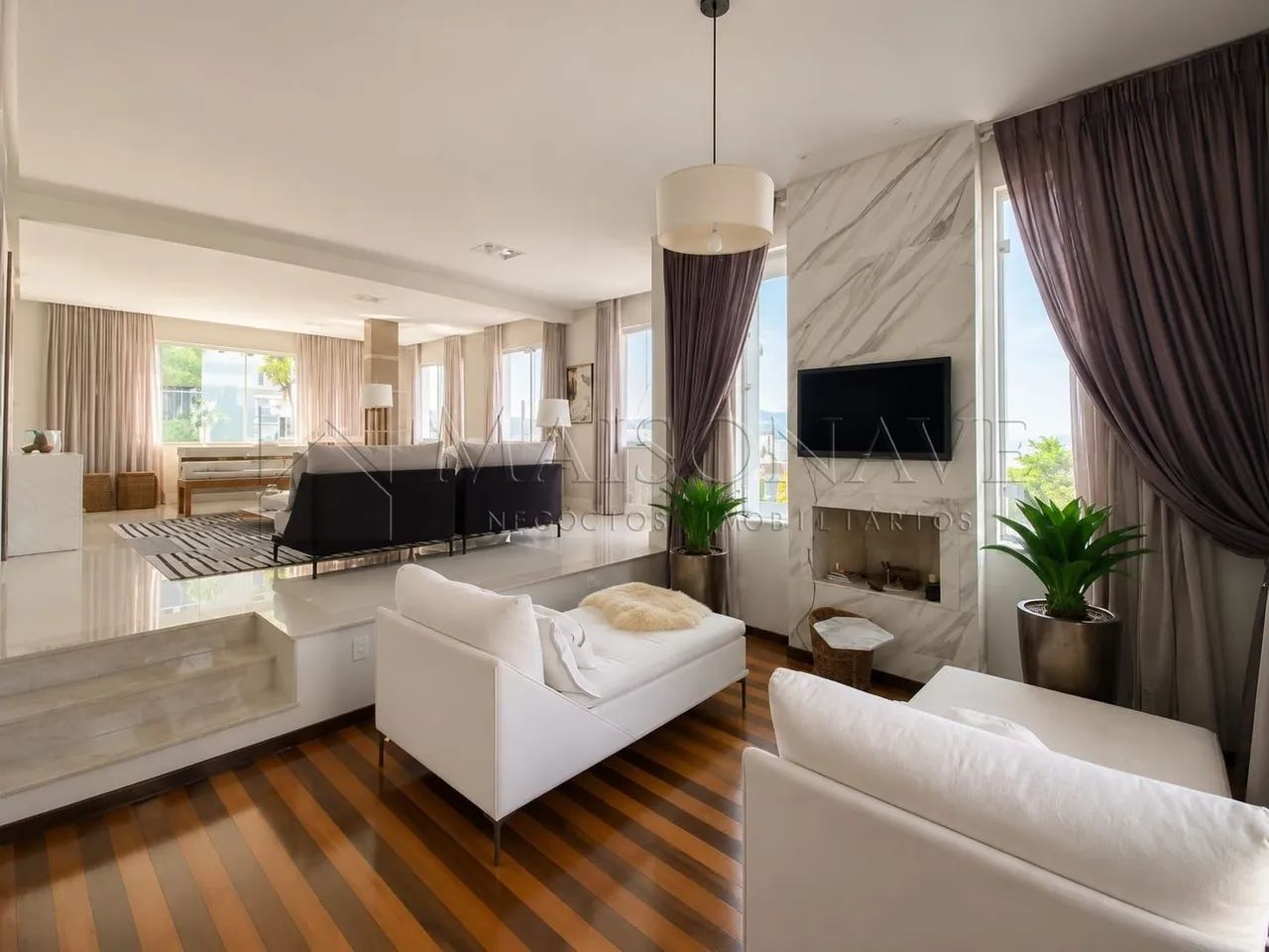 Casa com Vista Mar Permanente, Piscina e 5 Dormitórios em Coqueiros - Foto 3
