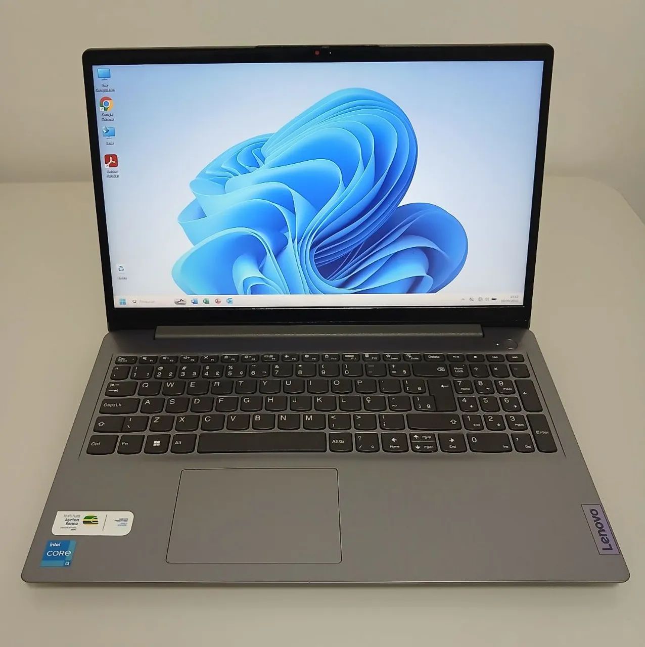 Notebook Lenovo Core i3 11 Geração 08GB de Memória SSD 256GB
