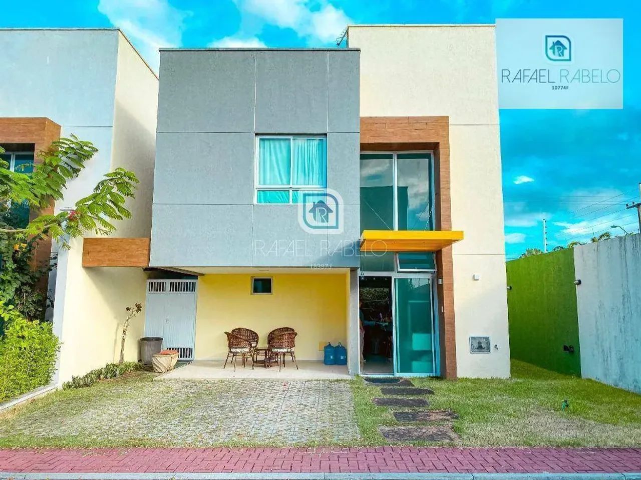 Casa com 03 quartos no condomínio Vangarden à venda em Eusébio.