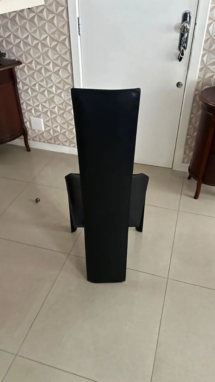 Kit 6 cadeiras 100% couro, design francês, semi-novas - Foto 3