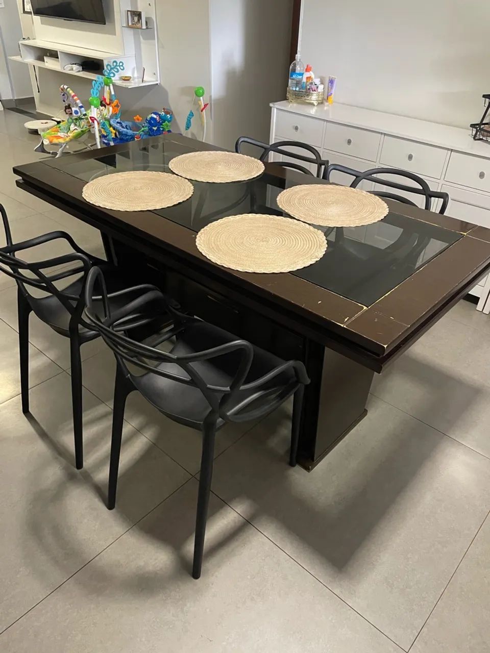 Mesa jantar. Leia o anúncio 