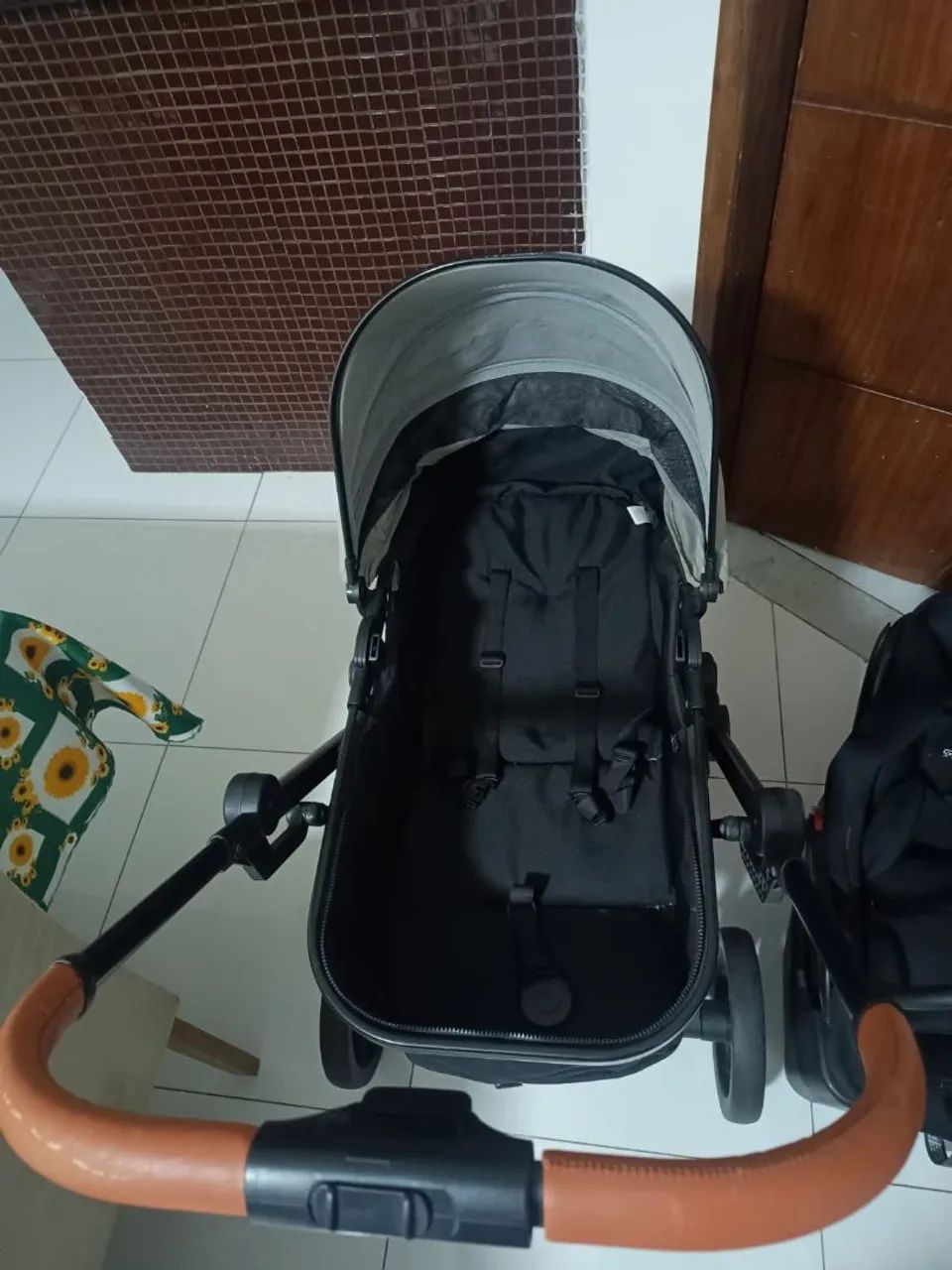 Carrinho de bebê e bebê conforto  - Foto 4