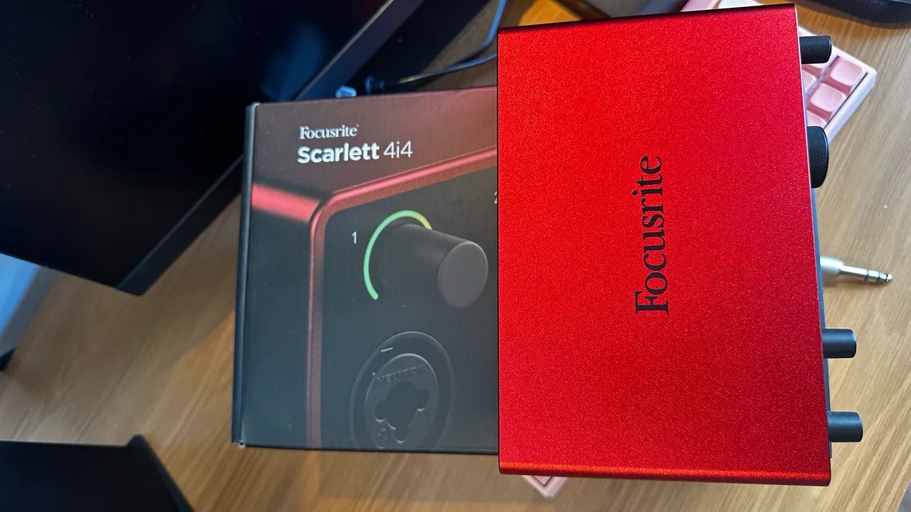 Focusrite Scarlett 4i4 4ª Geração 6 Meses de Uso Completa - Foto 4