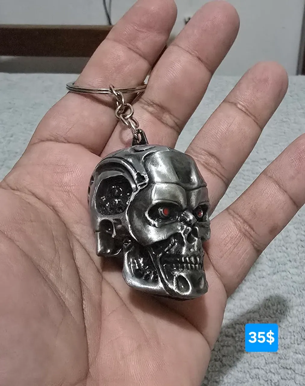 Chaveiro do Exterminador do Futuro em metal