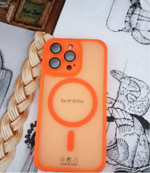 Capa Case iPhone 13 Pro Magnética Laranja