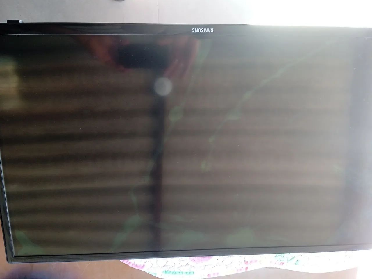 Tv 32" Para peças,tela quebrada