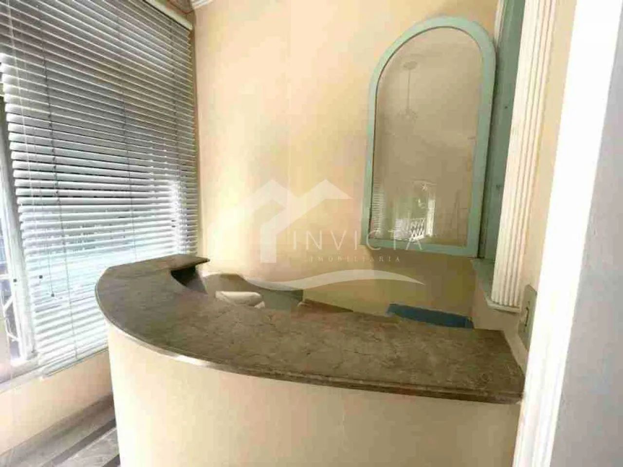 TRÊS QUARTOS COM VAGA À 5 MINUTOS DA PRAIA!!! - Foto 3