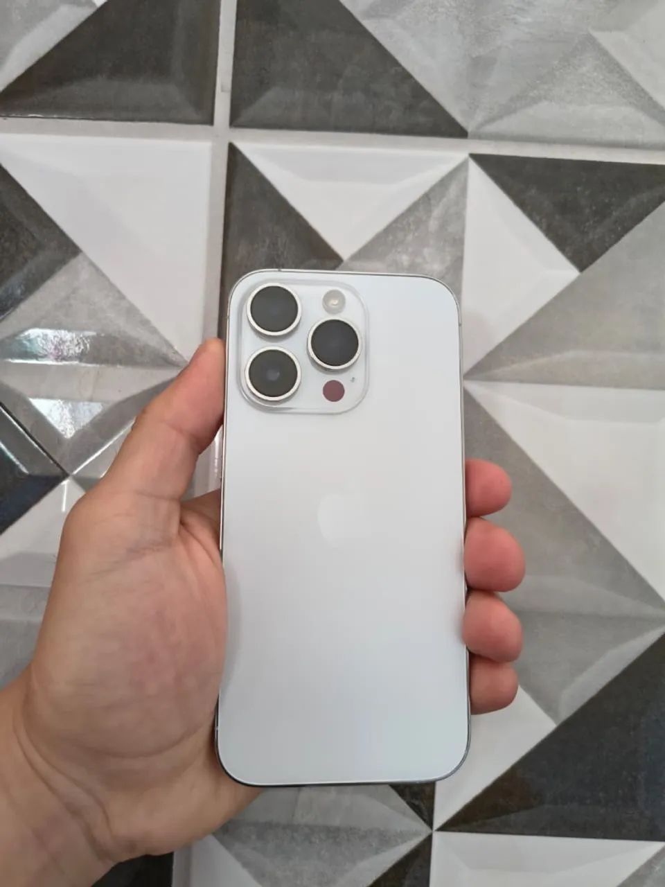 iPhone 14 Pro 128g bateria 83%
