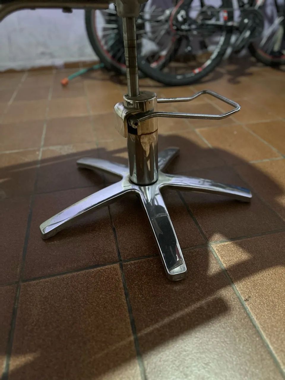 Cadeira de corte salão  - Foto 4